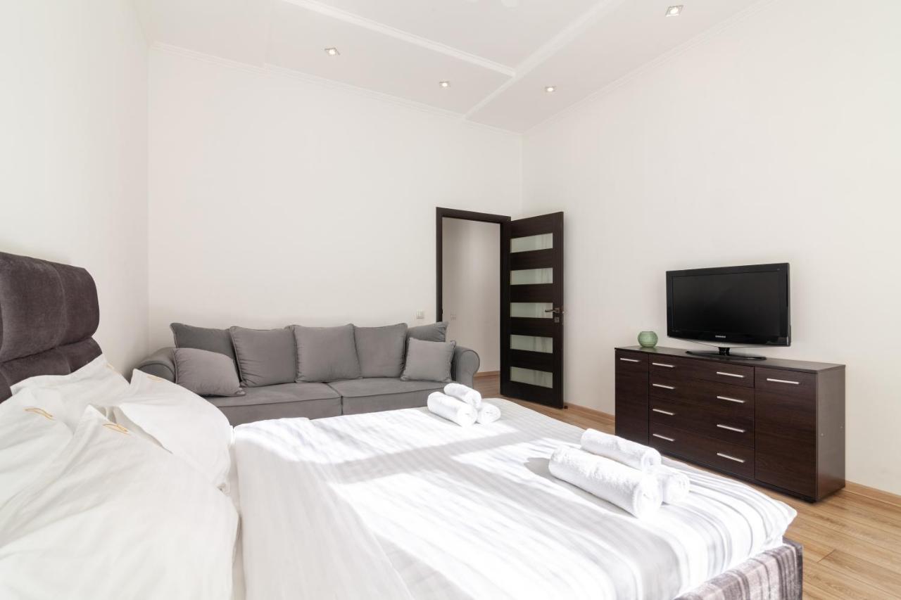 Avangard Liberty Avenue Apartment Lviv Bagian luar foto