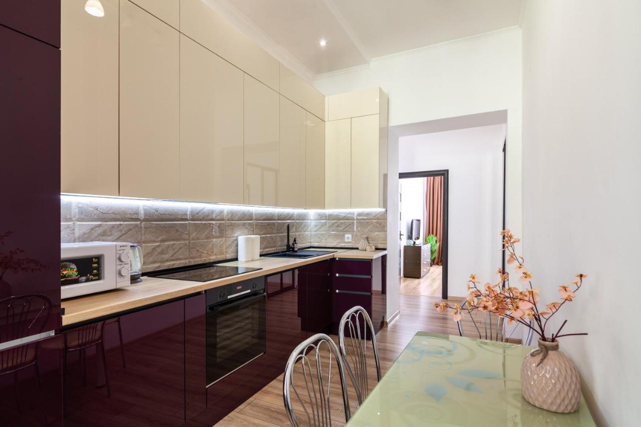 Avangard Liberty Avenue Apartment Lviv Bagian luar foto